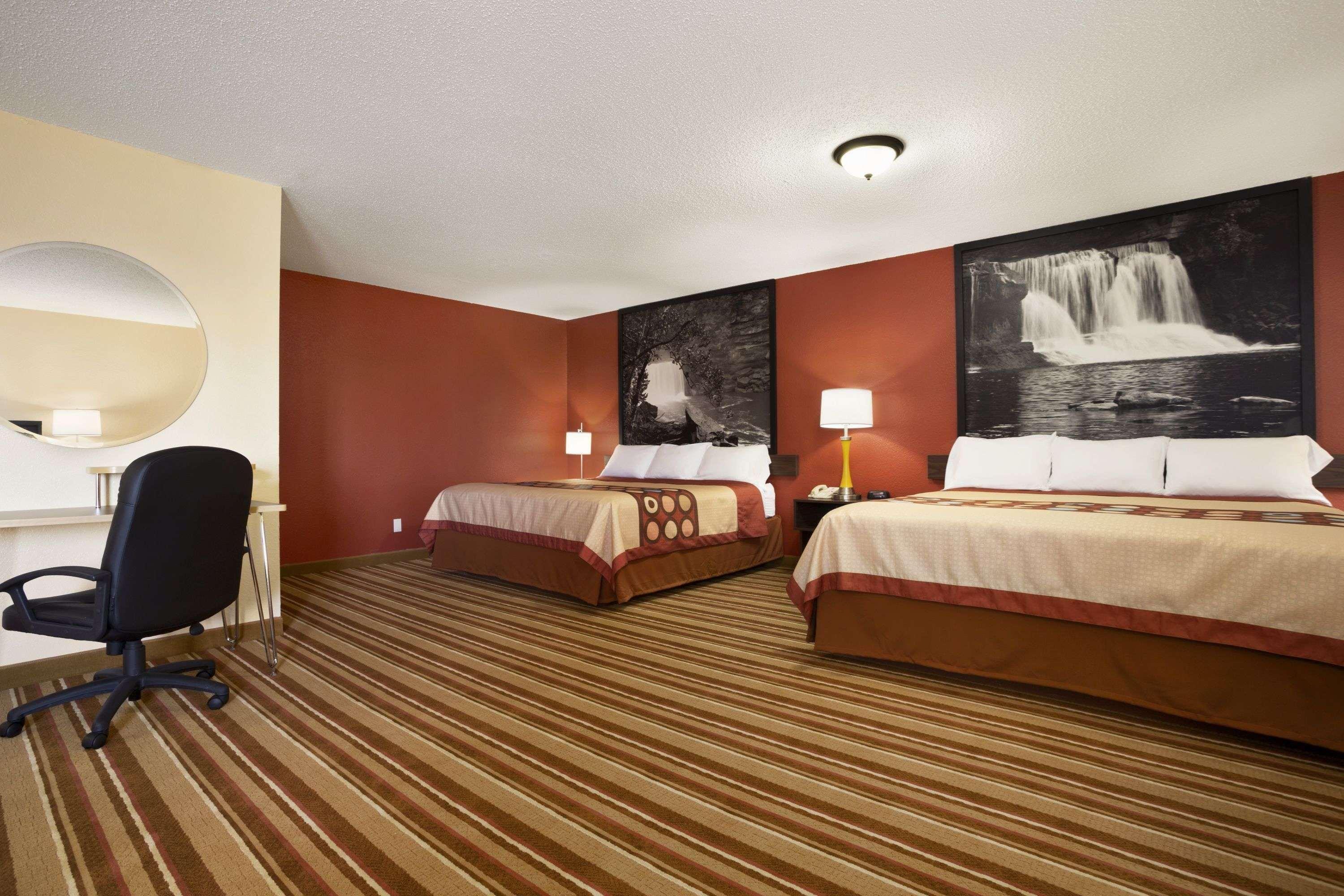 Super 8 By Wyndham Mattoon Hotel Exterior foto