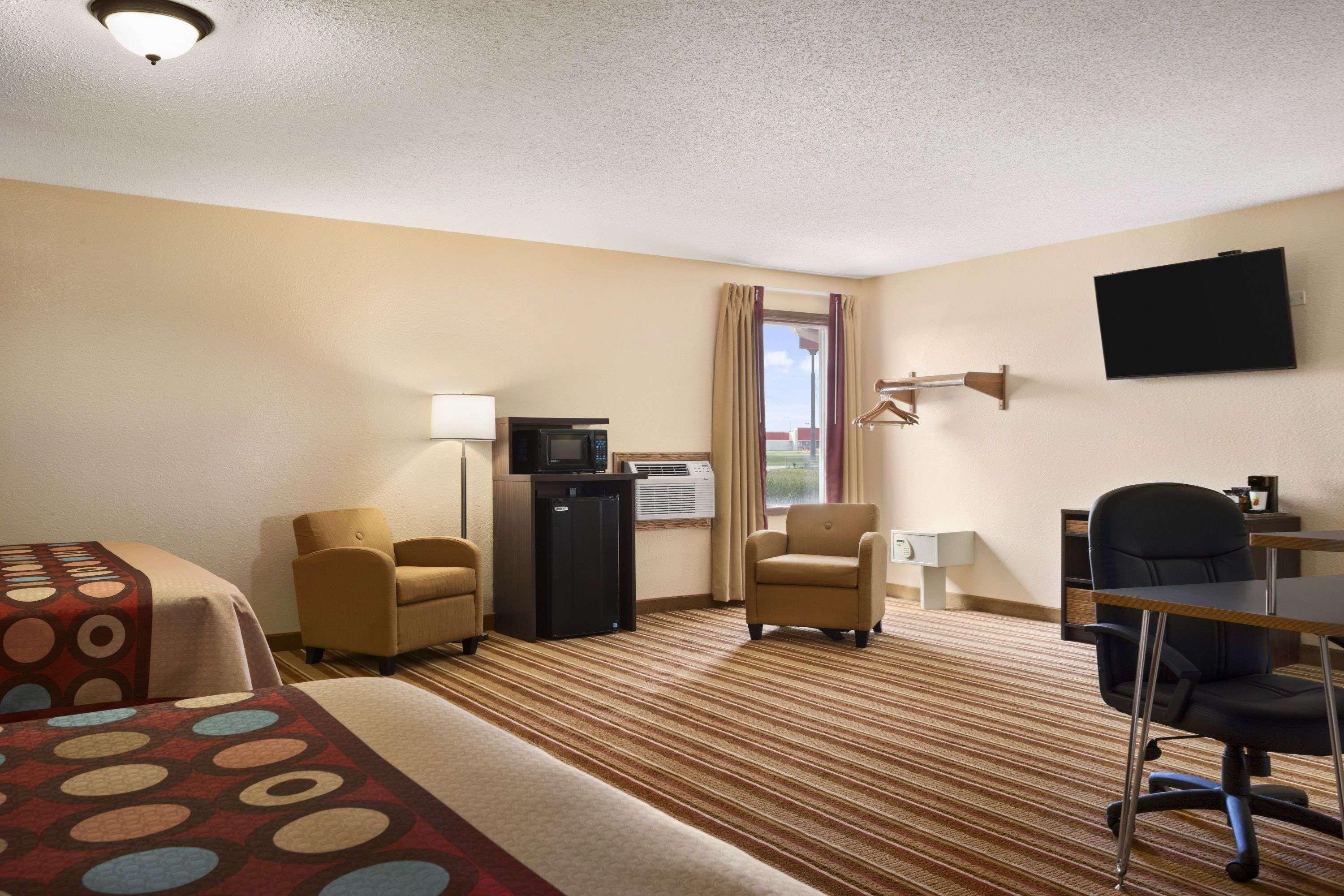 Super 8 By Wyndham Mattoon Hotel Exterior foto