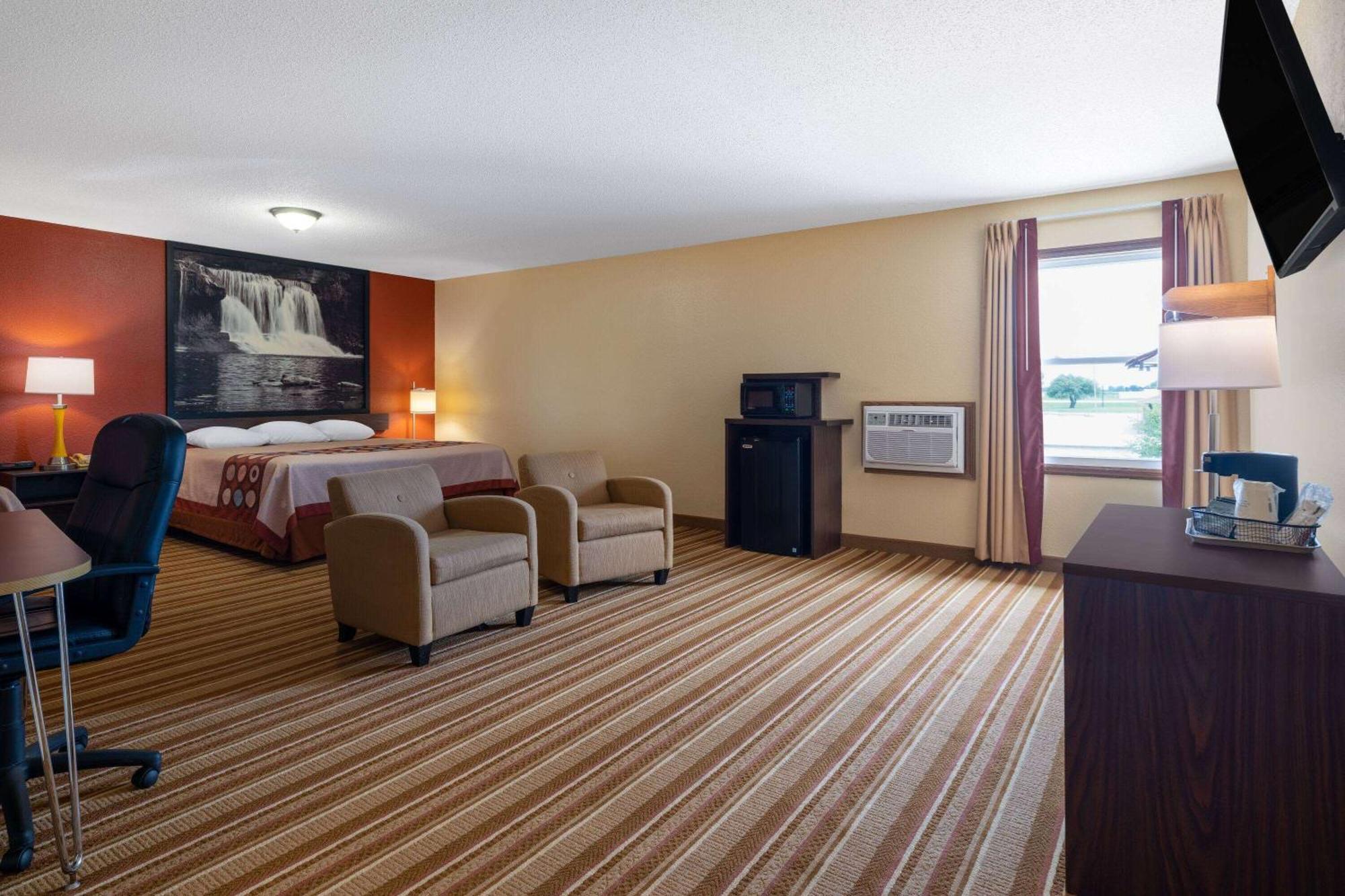 Super 8 By Wyndham Mattoon Hotel Exterior foto