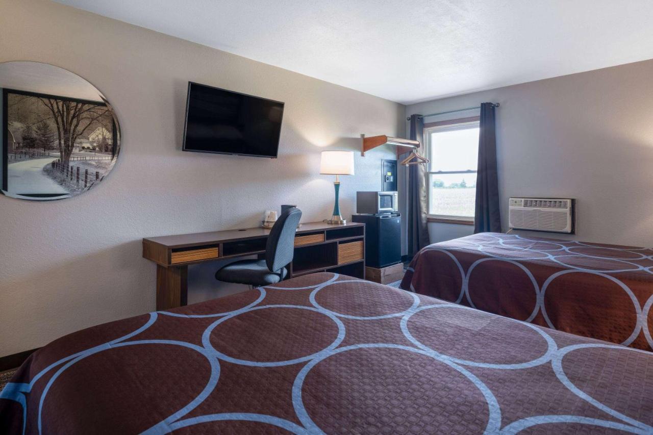 Super 8 By Wyndham Mattoon Hotel Exterior foto